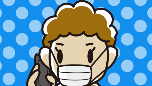 マスクをしてスマホで電話するおばさんのイラスト【色、背景あり】PNG