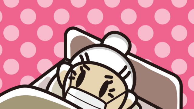 マスクをしてベッドで寝るおばあさんのイラスト【色、背景あり】PNG