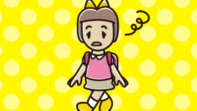 ぼーっとしながら通学する新小学一年生女子のイラスト【色、背景あり】PNG