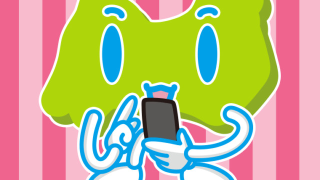 スマホを使う富山ちゃんのイラスト【色、背景あり】PNG