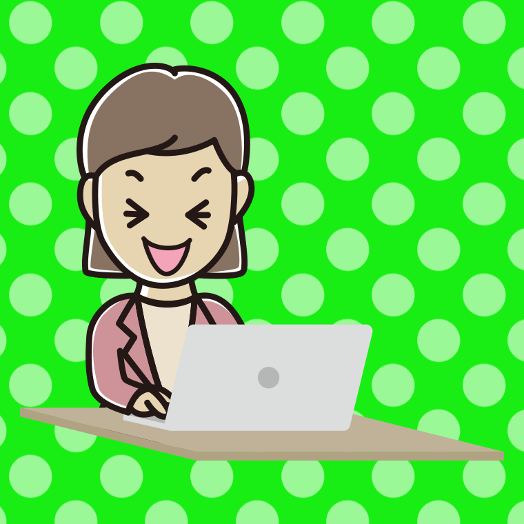パソコン使用中に笑う女性会社員（カジュアル）のイラスト【色、背景あり】PNG