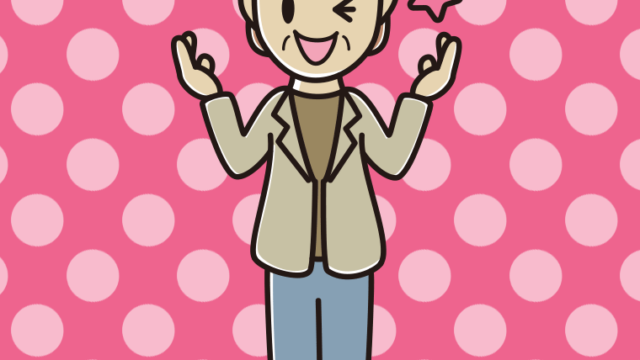 ウインクしながら話す年配女性会社員（カジュアル）のイラスト【色、背景あり】PNG