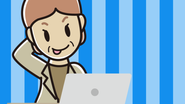 パソコン使用中にテヘヘな年配女性会社員（カジュアル）のイラスト【色、背景あり】PNG