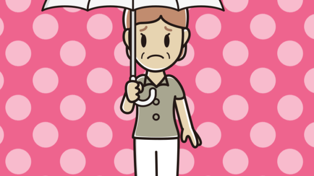 傘をさして困る年配女性会社員（クールビズ）のイラスト【色、背景あり】PNG