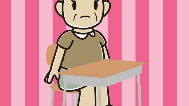 教室の席で困るおばさんのイラスト【色、背景あり】PNG
