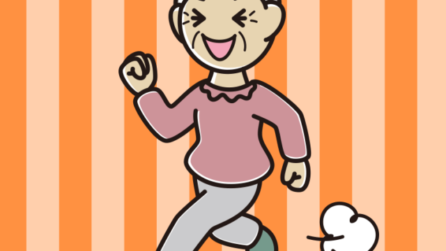 笑いながら走るおばあさんのイラスト【色、背景あり】PNG