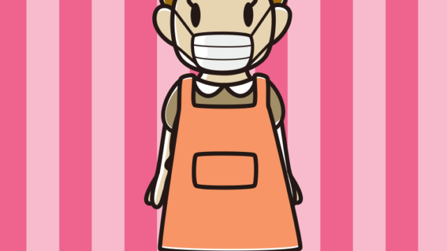 マスクをするエプロン姿のおばさんのイラスト【色、背景あり】PNG
