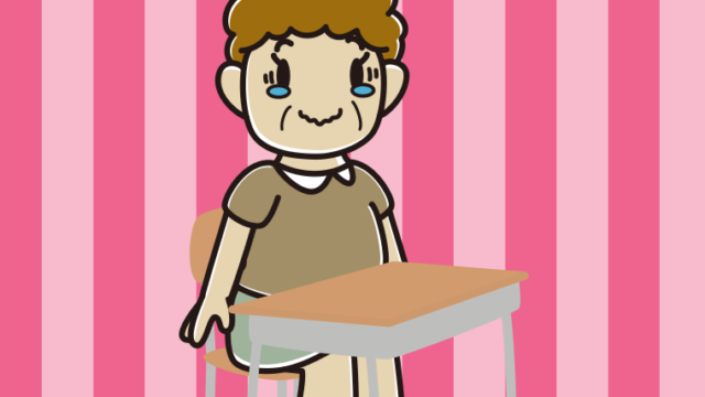 教室の席でジーンとするおばさんのイラスト【色、背景あり】PNG