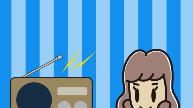 ラジオに案内する女子大学生のイラスト【色、背景あり】PNG