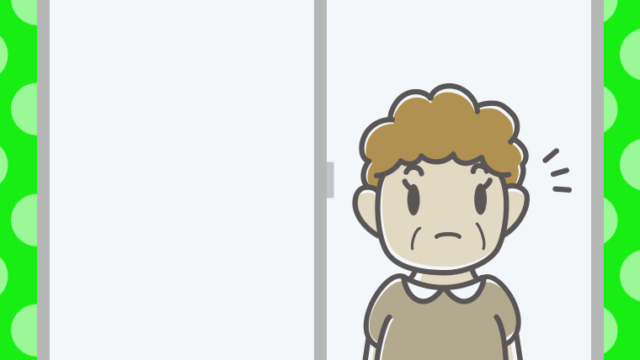 窓で何かに気付くおばさんのイラスト【色、背景あり】PNG