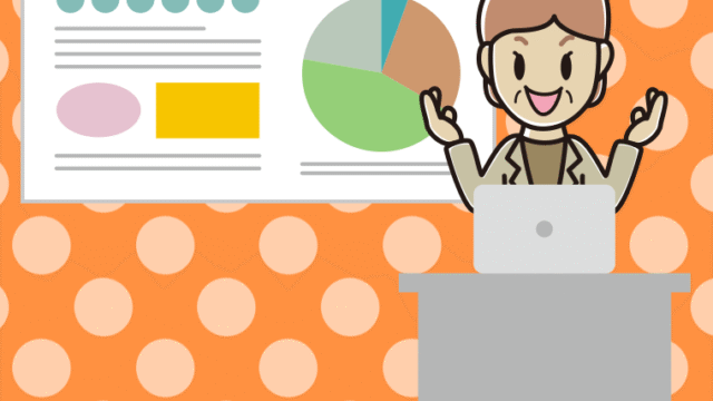 プレゼンする年配女性会社員（カジュアル）のイラスト【色、背景あり】PNG