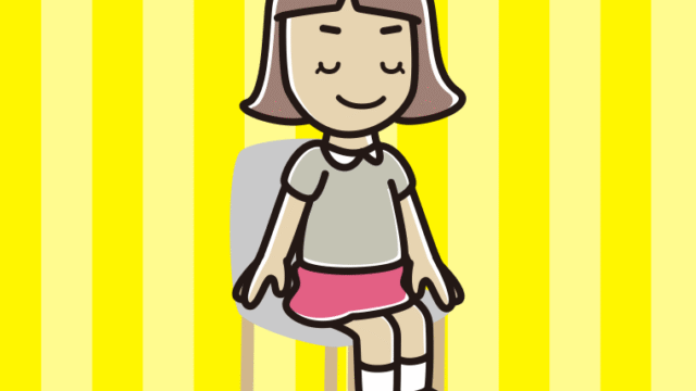 椅子で目を閉じる小学生女子のイラスト【色あり、背景なし】透過PNG