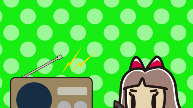 ラジオを聴きながらスマホで電話する小学生女子のイラスト【色、背景あり】PNG