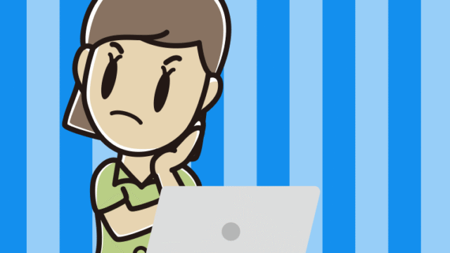 パソコン使用中に考える女性会社員（クールビズ）のイラスト【色、背景あり】PNG