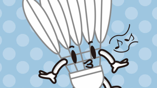 口笛を吹くバドミントンシャトルちゃんのイラスト【色、背景あり】PNG