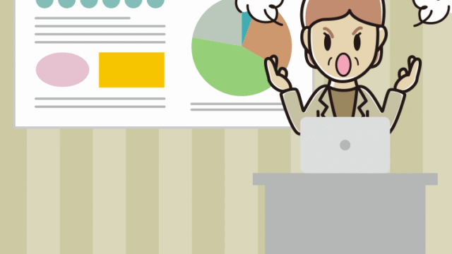 プレゼンで怒る年配女性会社員（カジュアル）のイラスト【色、背景あり】PNG