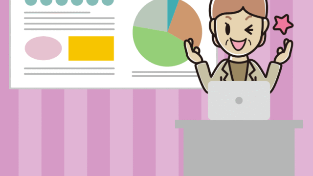 プレゼンでウインクする年配女性会社員（カジュアル）のイラスト【色、背景あり】PNG