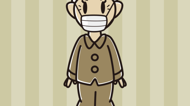 マスクをするパジャマのおばあさんのイラスト【色、背景あり】PNG