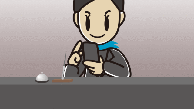 スマホを使う女性コンシェルジュのイラスト【色、背景あり】PNG