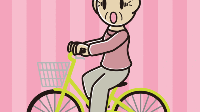 自転車に乗って驚くおばあさんのイラスト【色、背景あり】PNG
