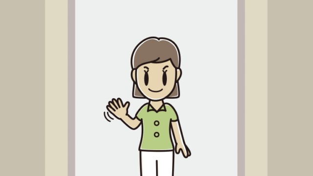 エレベーターで手を振る女性会社員（クールビズ）のイラスト【色、背景あり】PNG