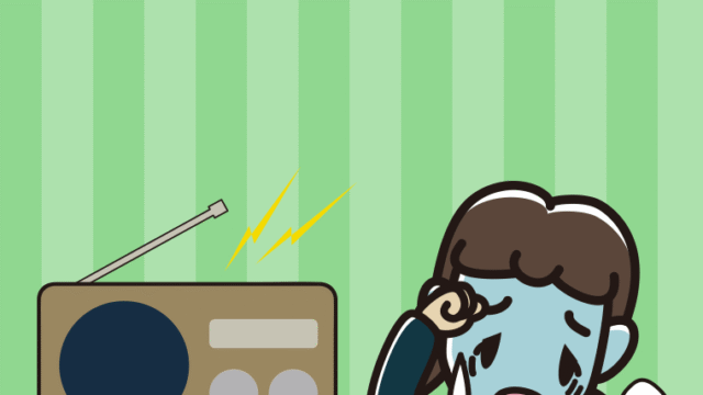 ラジオを聴いて具合が悪い女子中学生のイラスト【色、背景あり】PNG