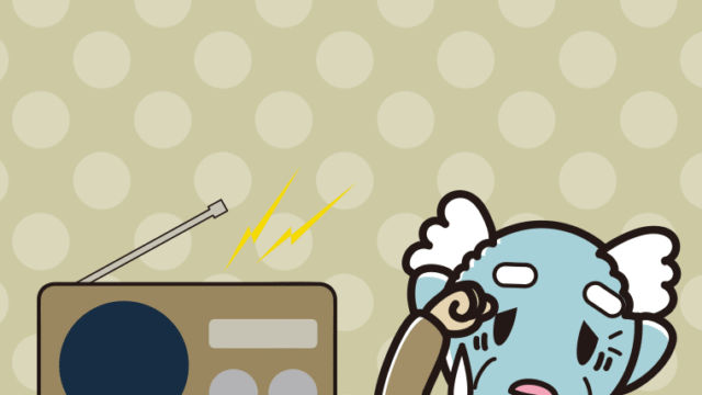 ラジオを聴いて具合が悪いおじいさんのイラスト【色、背景あり】PNG