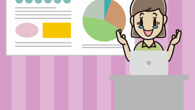 プレゼンでジーンとする女性会社員（クールビズ）のイラスト【色、背景あり】PNG