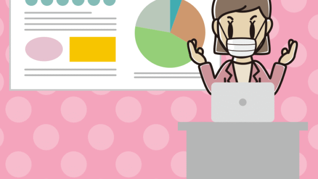 マスクをしてプレゼンする女性会社員（カジュアル）のイラスト【色、背景あり】PNG