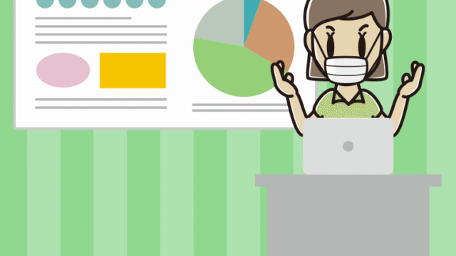 マスクをしてプレゼンする女性会社員（クールビズ）のイラスト【色、背景あり】PNG