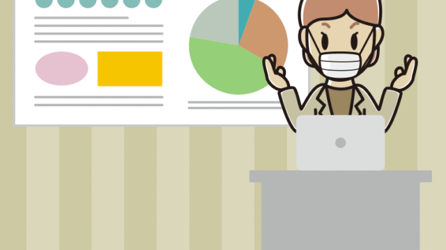 マスクをしてプレゼンする年配女性会社員（カジュアル）のイラスト【色、背景あり】PNG