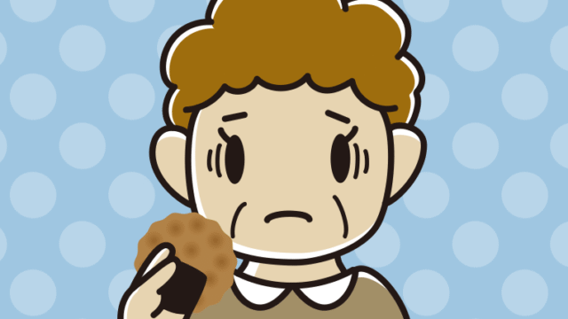 お煎餅で困るおばさんのイラスト【色、背景あり】PNG