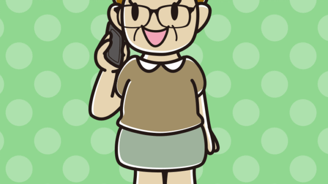 スマホで電話する眼鏡のおばさんのイラスト【色、背景あり】PNG