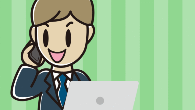 スマホで電話しながらパソコンを使う男性会社員のイラスト【色、背景あり】PNG