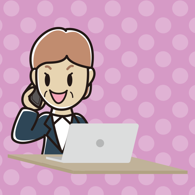 スマホで電話しながらパソコンを使う年配女性会社員のイラスト【色、背景あり】PNG