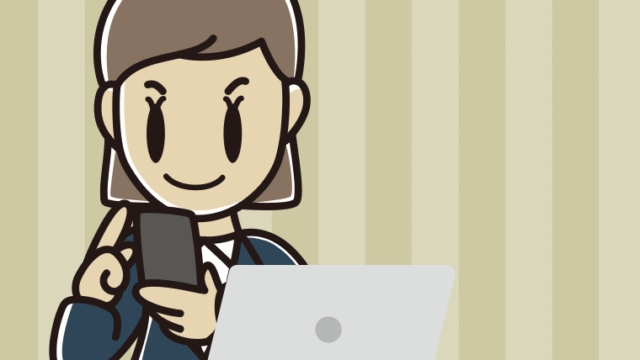 スマホとパソコンを使う女性会社員のイラスト【色、背景あり】PNG