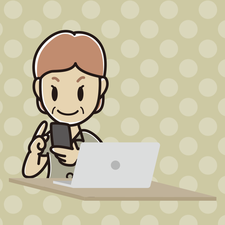 スマホとパソコンを使う年配女性会社員（クールビズ）のイラスト【色、背景あり】PNG